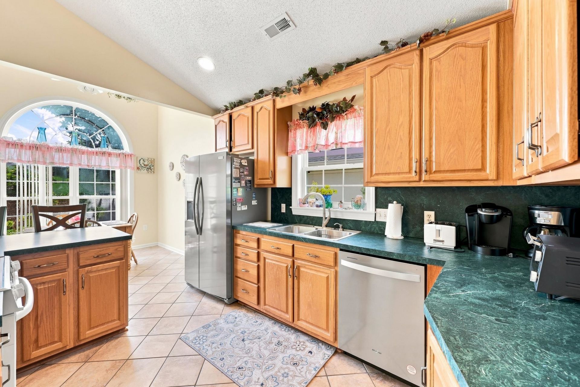 4314 Windy Heights Dr. Photo 9