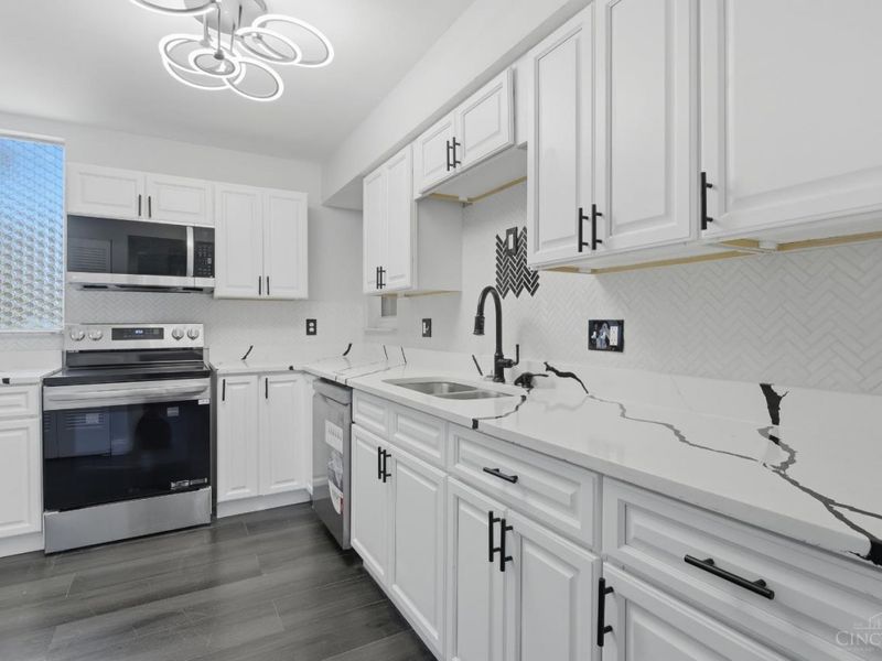 39 Stillmeadow Drive, Unit 39B, Pierce Township, OH 45245 Photo 4