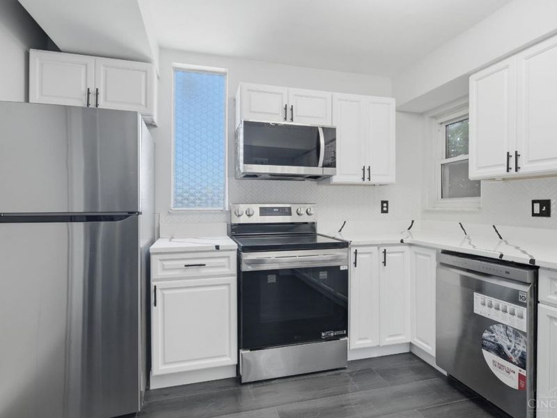 39 Stillmeadow Drive, Unit 39B, Pierce Township, OH 45245 Photo 5