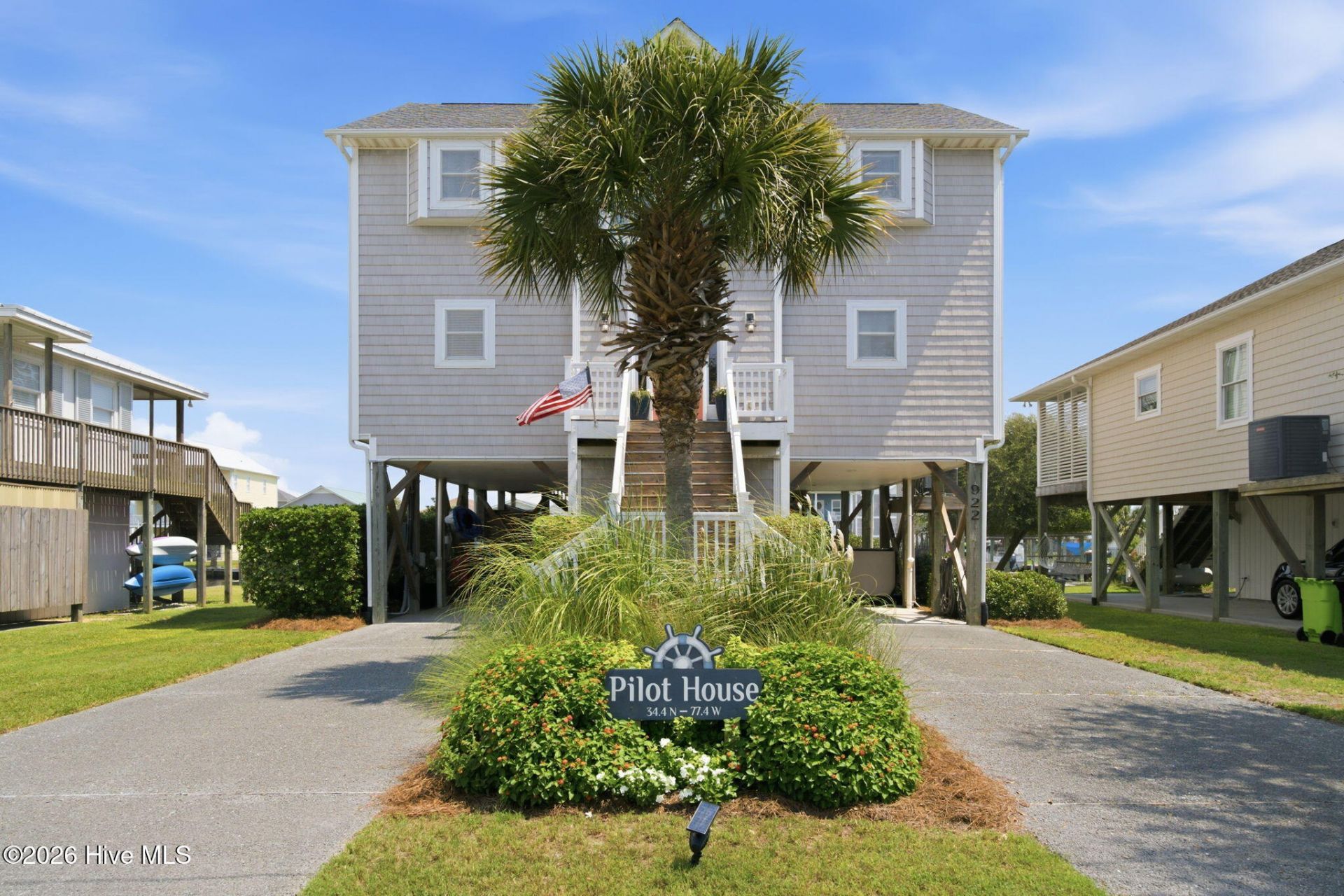 922 Broadway Street, Surf City, NC 28445 Main Photo
