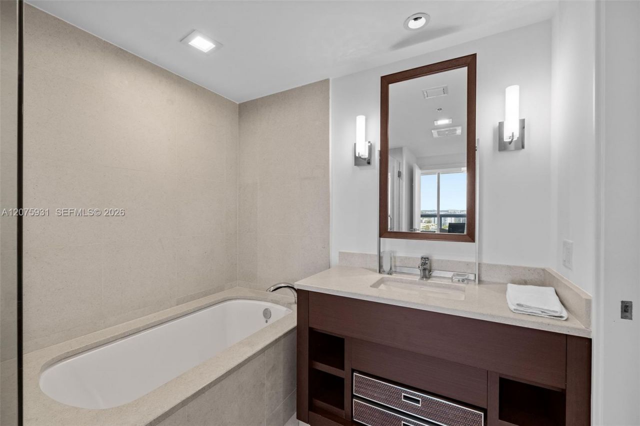 6899 Collins Ave , Unit 1602, Miami Beach, FL 33141 Photo