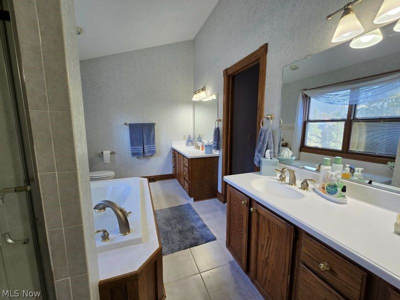 10240 Ilsley Square, Concord Township, OH 44060 Photo 26