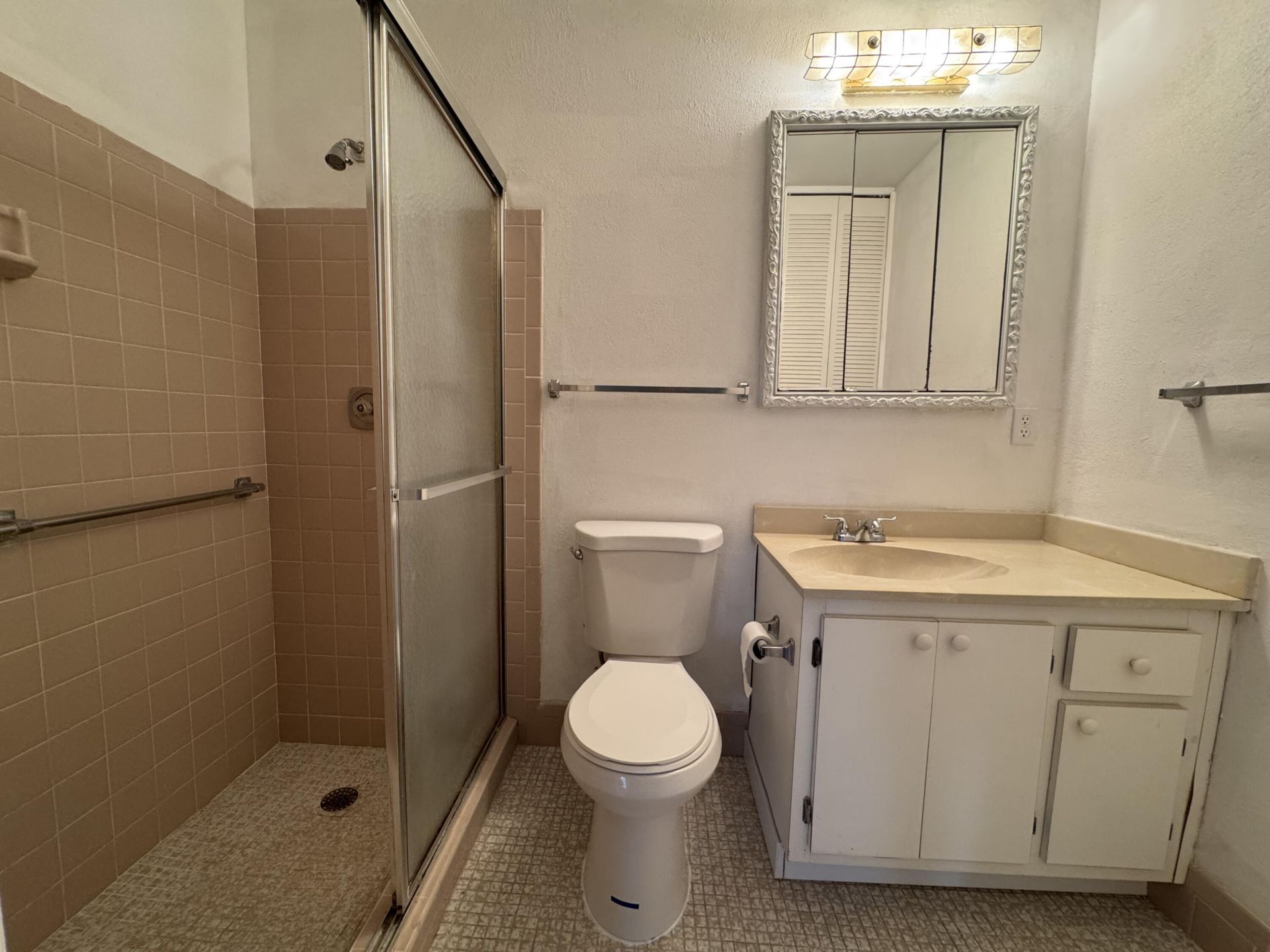 5800 Fernley Drive W, Unit 17, West Palm Beach, FL 33415 Photo