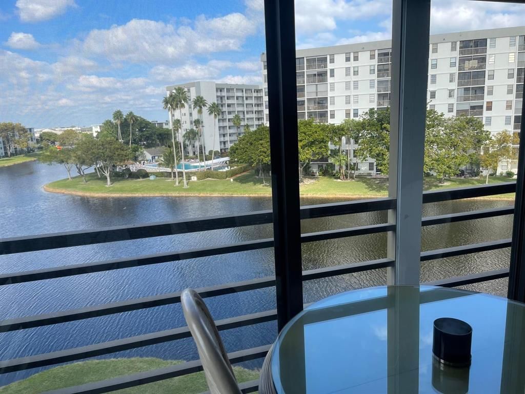 2309 S Cypress Bend Drive, Unit 515, Pompano Beach, FL 33069 Photo