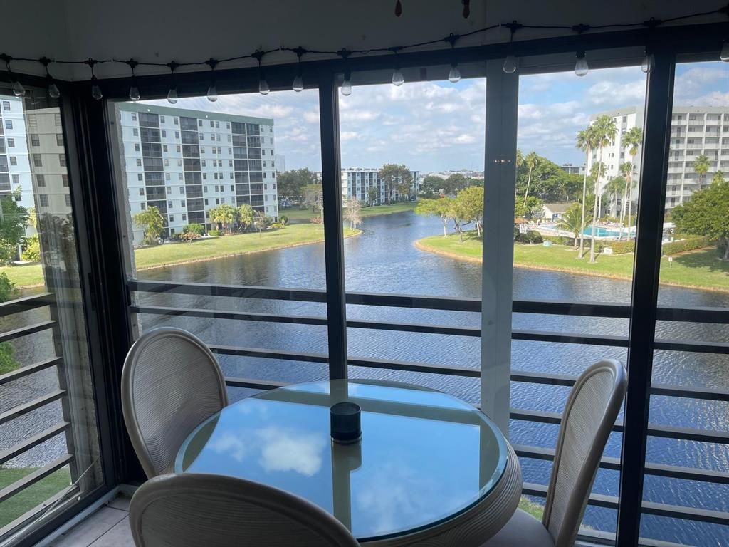 2309 S Cypress Bend Drive, Unit 515, Pompano Beach, FL 33069 Photo