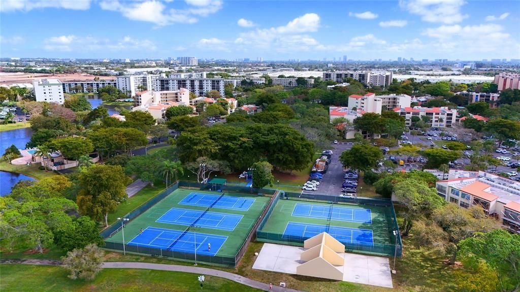 2309 S Cypress Bend Drive, Unit 515, Pompano Beach, FL 33069 Photo