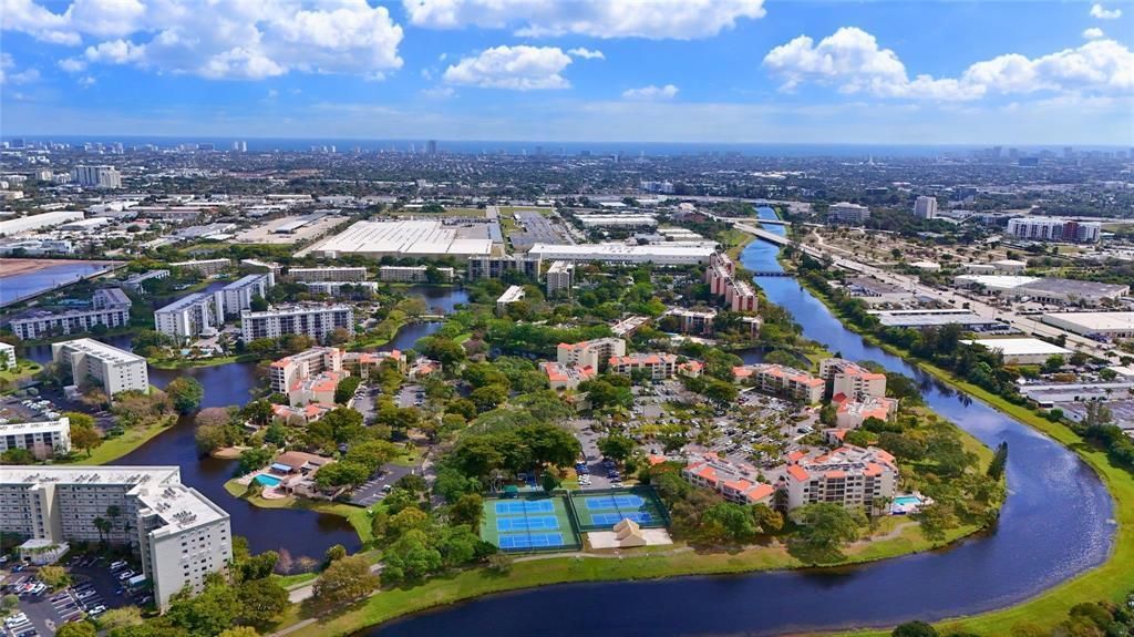 2309 S Cypress Bend Drive, Unit 515, Pompano Beach, FL 33069 Photo