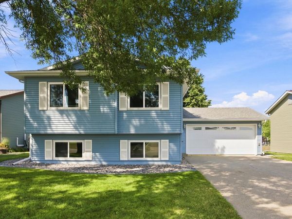 2728 29th Avenue S, Moorhead, MN 56560