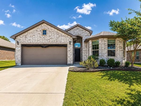 517 Redding Drive, Saginaw, TX 76131