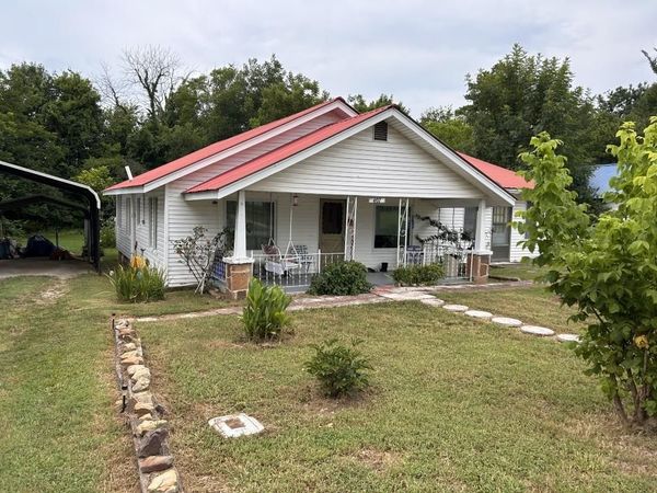 407 S Peabody Avenue, Mountain View, AR 72560