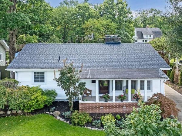 165 E College Avenue , Westerville, OH 43081