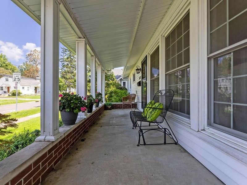 165 E College Avenue, Westerville, OH 43081 Photo 4