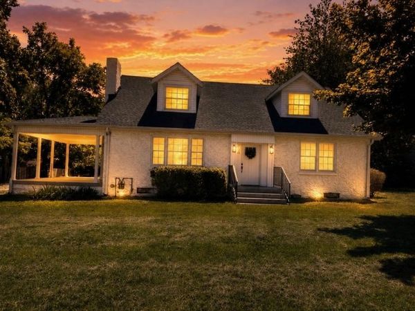 414 College St , Portland, TN 37148