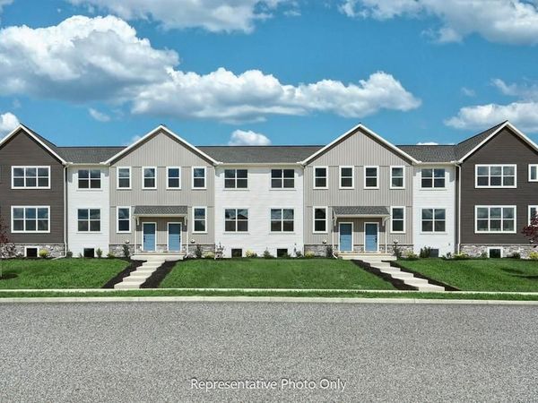 28 N CONIFER DRIVE, ELIZABETHTOWN, PA 17022