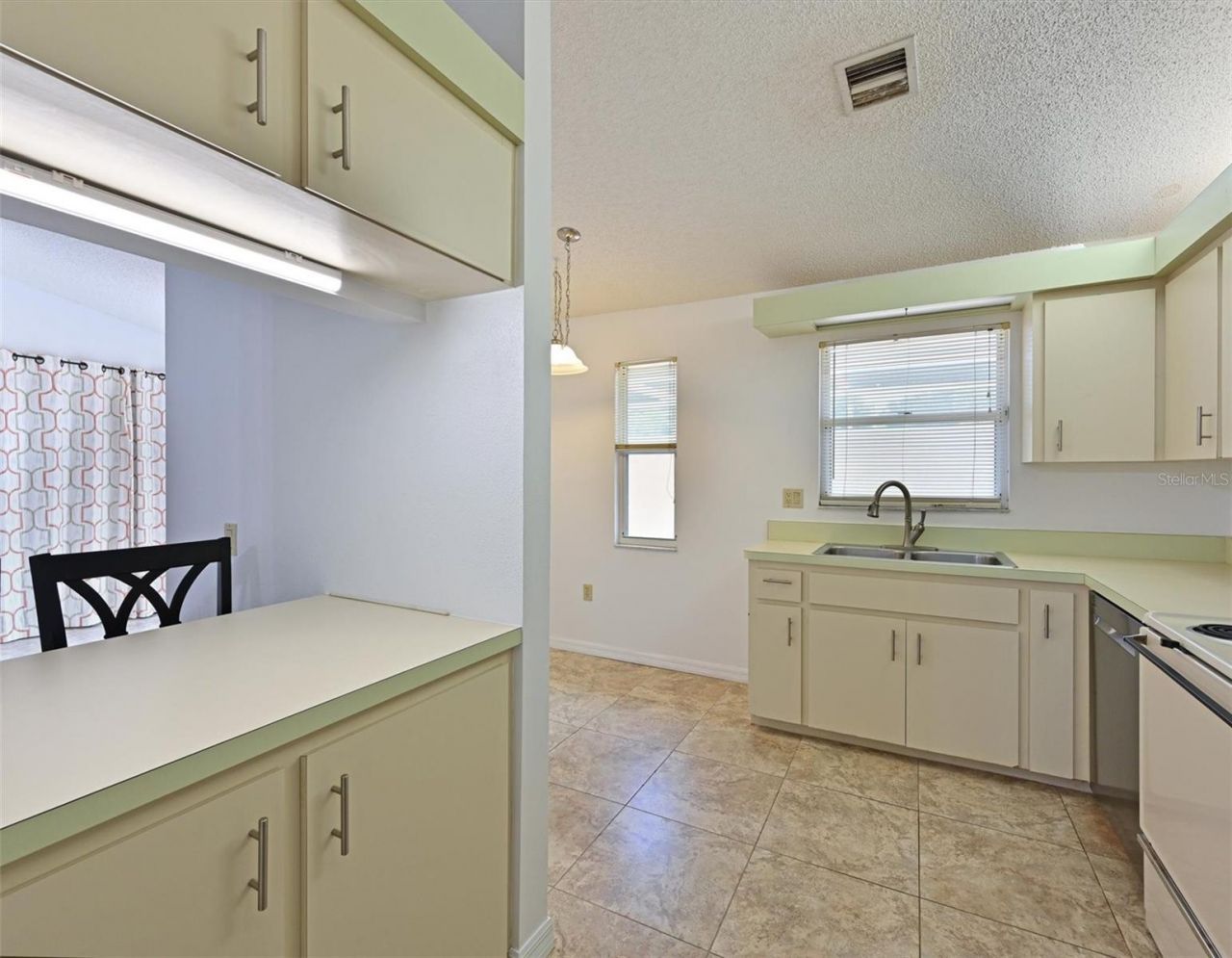 5506 37th Street E, Unit 4, Bradenton, FL 34203 Photo