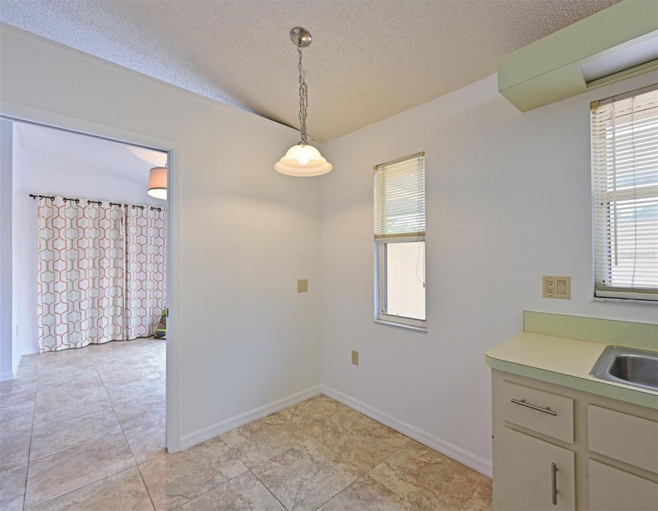 5506 37th Street E, Unit 4, Bradenton, FL 34203 Photo