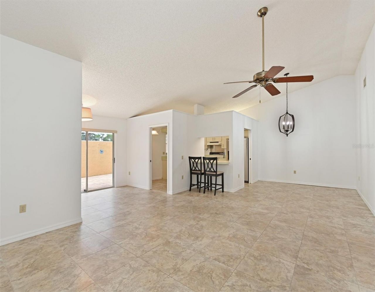 5506 37th Street E, Unit 4, Bradenton, FL 34203 Photo