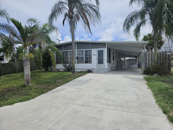 8392 SE Skylark Avenue, Hobe Sound, FL 33455