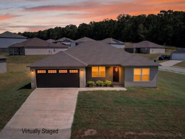 130 Worley Street , Huntsville, AR 72740