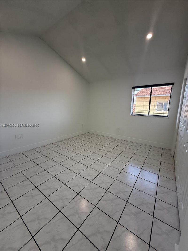 2775 W 61st Pl, Unit 202, Hialeah, FL 33016 Photo