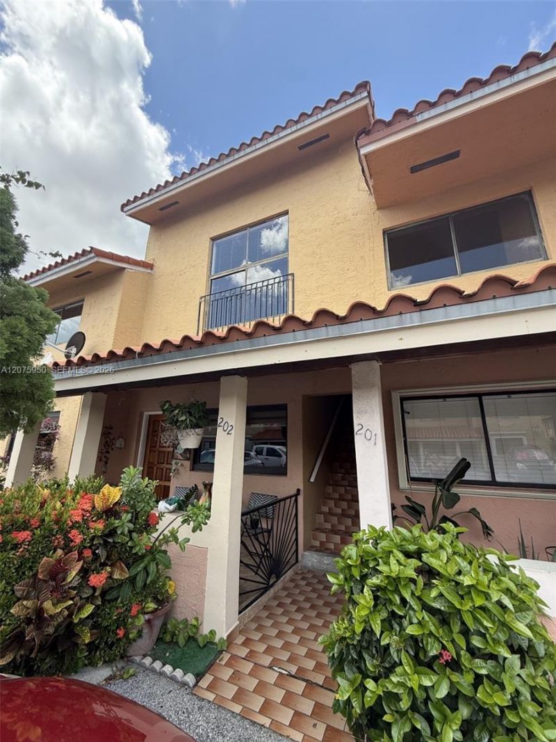 2775 W 61st Pl, Unit 202, Hialeah, FL 33016 Photo