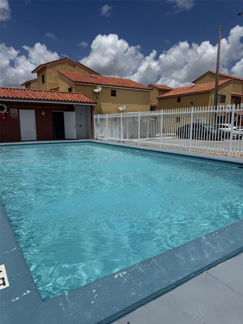 2775 W 61st Pl, Unit 202, Hialeah, FL 33016 Photo