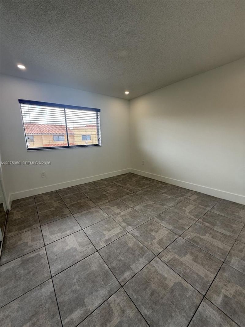 2775 W 61st Pl, Unit 202, Hialeah, FL 33016 Photo
