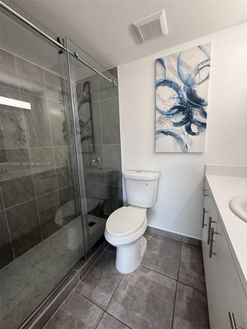 2775 W 61st Pl, Unit 202, Hialeah, FL 33016 Photo