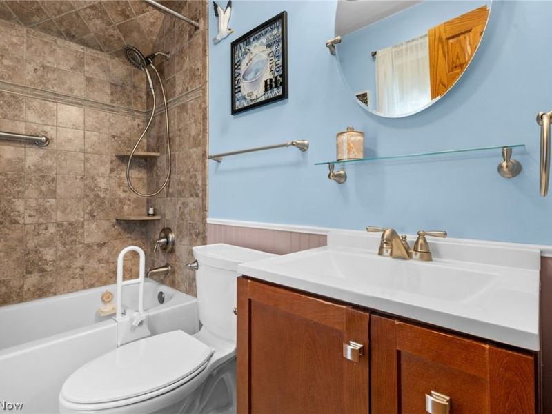 6110 Brookside Drive , Cleveland, OH 44144 Photo 18