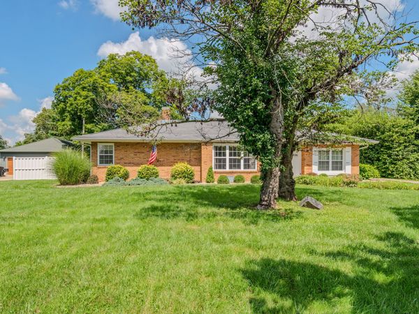 1406 Laurel Drive , Columbus, IN 47203