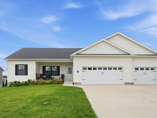909 14th Street , Rapids City, IL 61278
