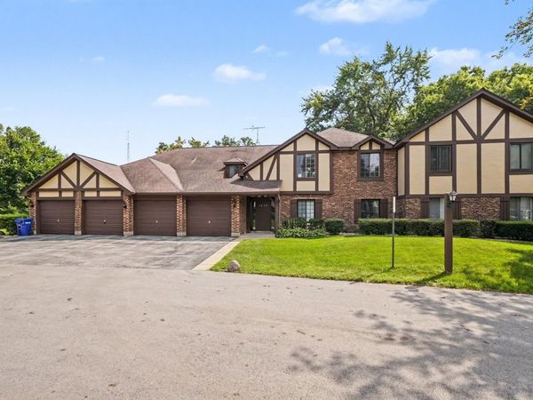 1624 Salisbury Court , Unit C, Wheaton, IL 60189