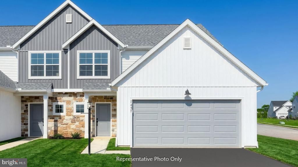 7465 SAINT PATRICK COURT, ABBOTTSTOWN, PA 17301