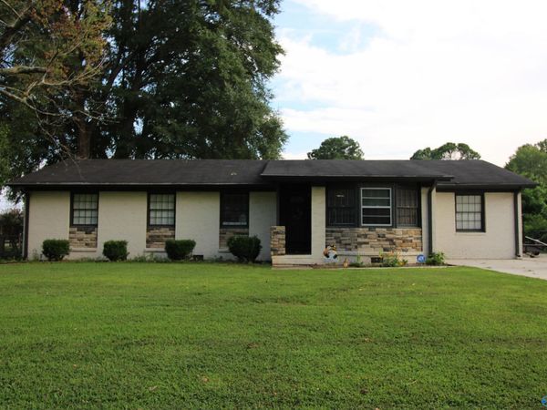 305 Robinson Street SW, Decatur, AL 35601