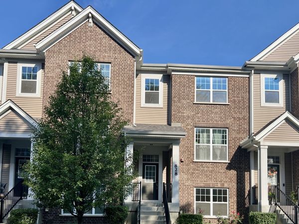 828 Center Street , Des Plaines, IL 60016