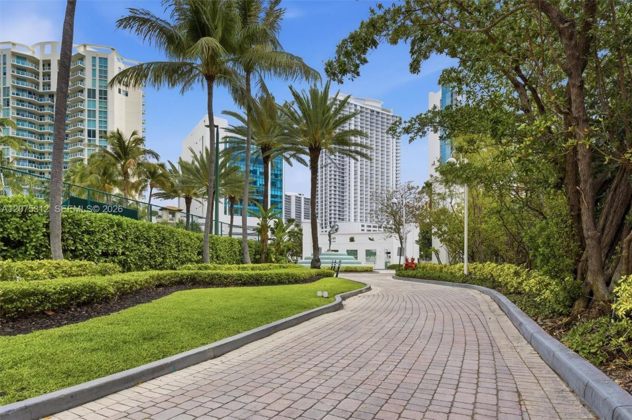 16500 Collins Ave , Unit 1856, Sunny Isles Beach, FL 33160 Photo