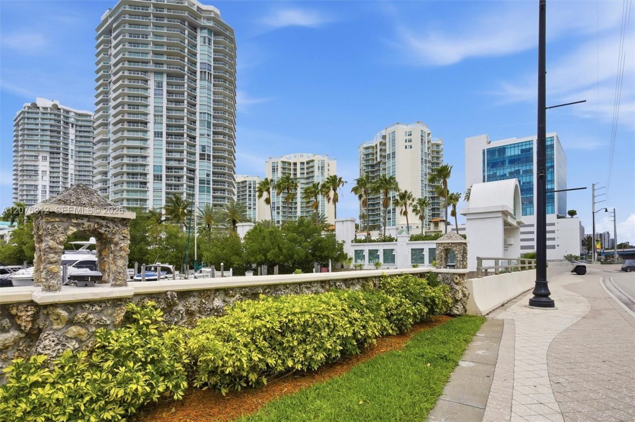 16500 Collins Ave , Unit 1856, Sunny Isles Beach, FL 33160 Photo