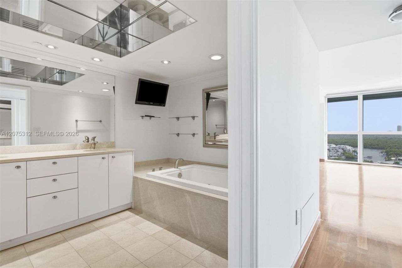 16500 Collins Ave , Unit 1856, Sunny Isles Beach, FL 33160 Photo
