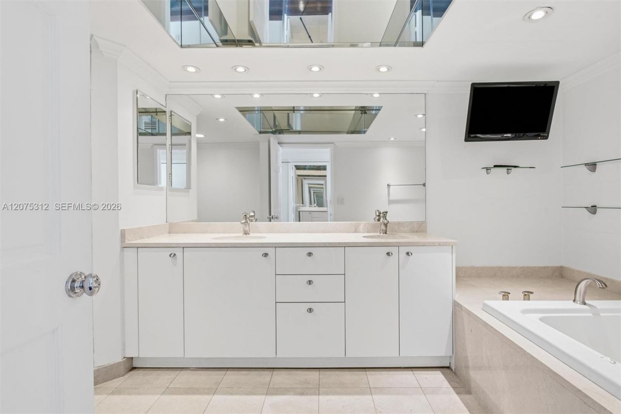 16500 Collins Ave , Unit 1856, Sunny Isles Beach, FL 33160 Photo