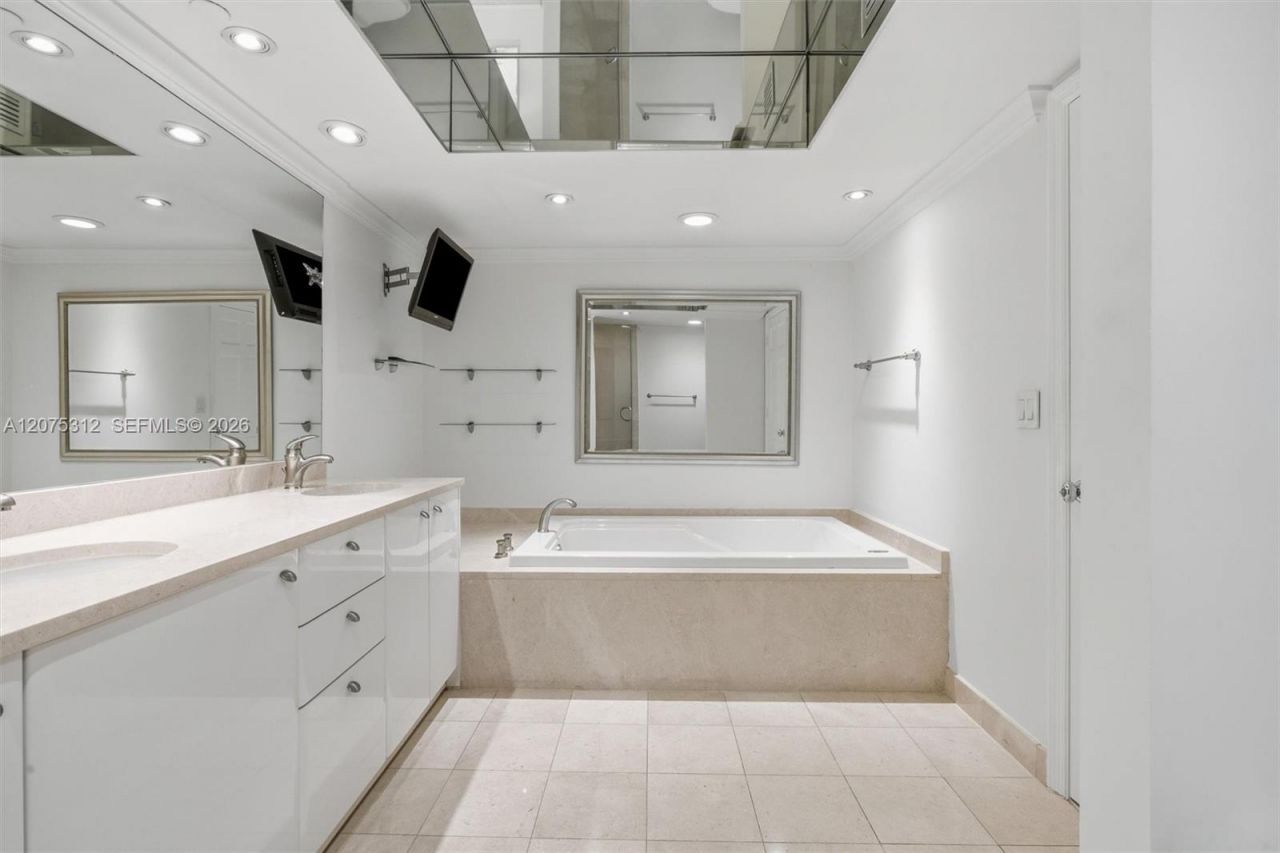 16500 Collins Ave , Unit 1856, Sunny Isles Beach, FL 33160 Photo