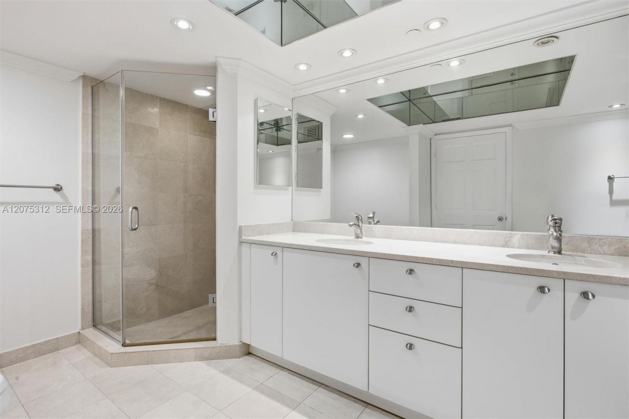 16500 Collins Ave , Unit 1856, Sunny Isles Beach, FL 33160 Photo