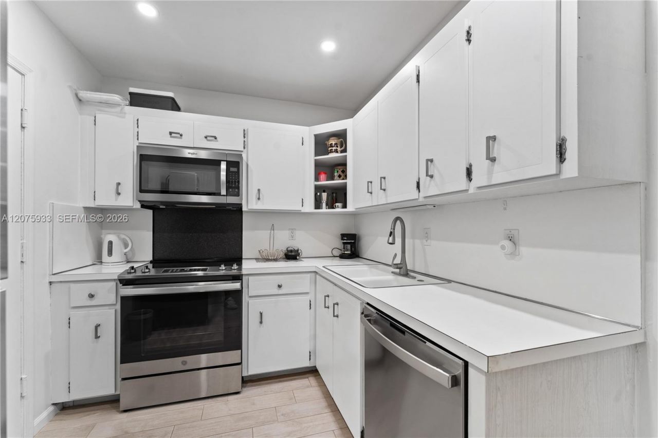 5840 NE 22nd Way , Unit 728, Fort Lauderdale, FL 33308 Photo