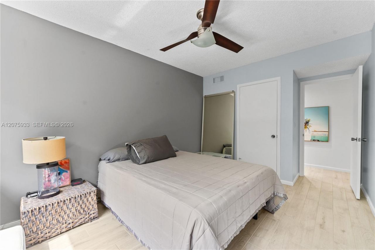 5840 NE 22nd Way , Unit 728, Fort Lauderdale, FL 33308 Photo