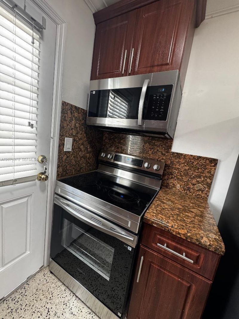 2725 SW 25th St, Unit 3, Miami, FL 33133 Photo