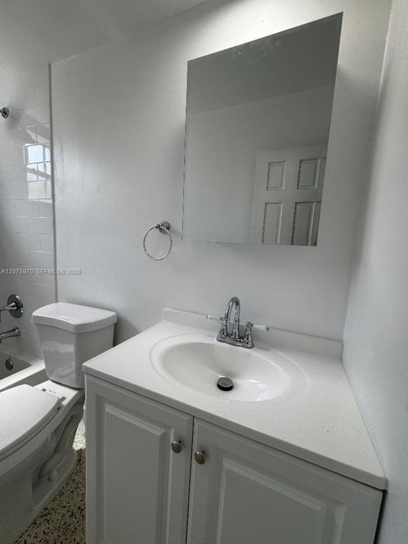 2725 SW 25th St, Unit 3, Miami, FL 33133 Photo