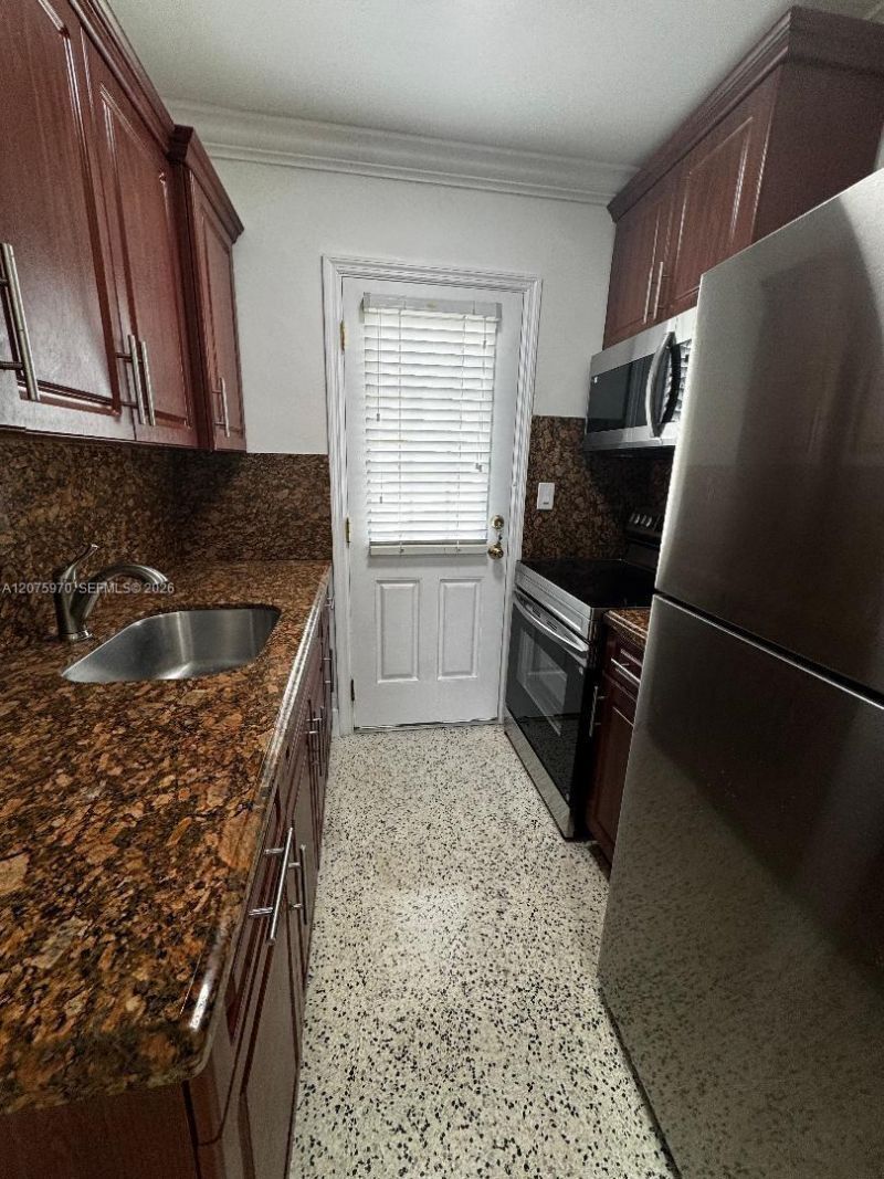 2725 SW 25th St, Unit 3, Miami, FL 33133 Photo