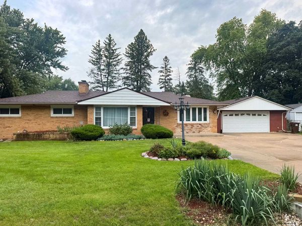 106 Superior Avenue, MACHESNEY PARK, IL 61115