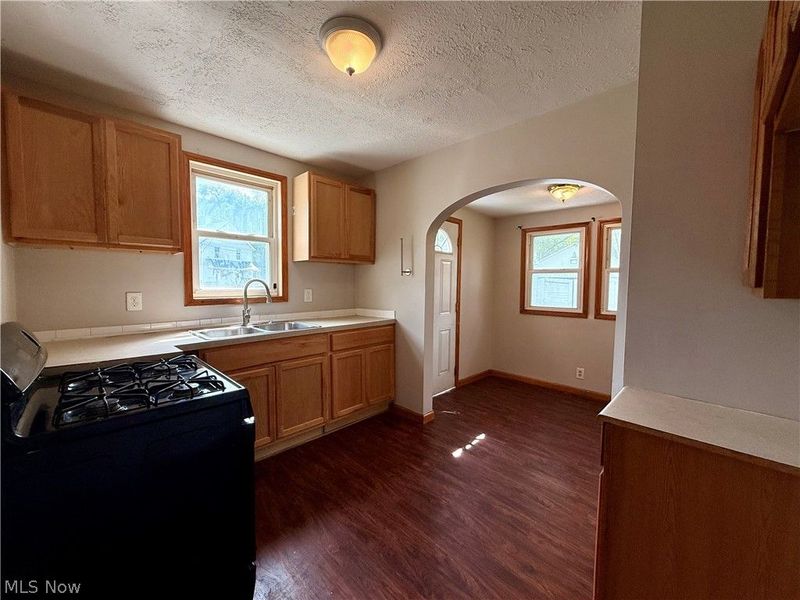 2044 3rd st Street , Canton, OH 44704 Photo 6