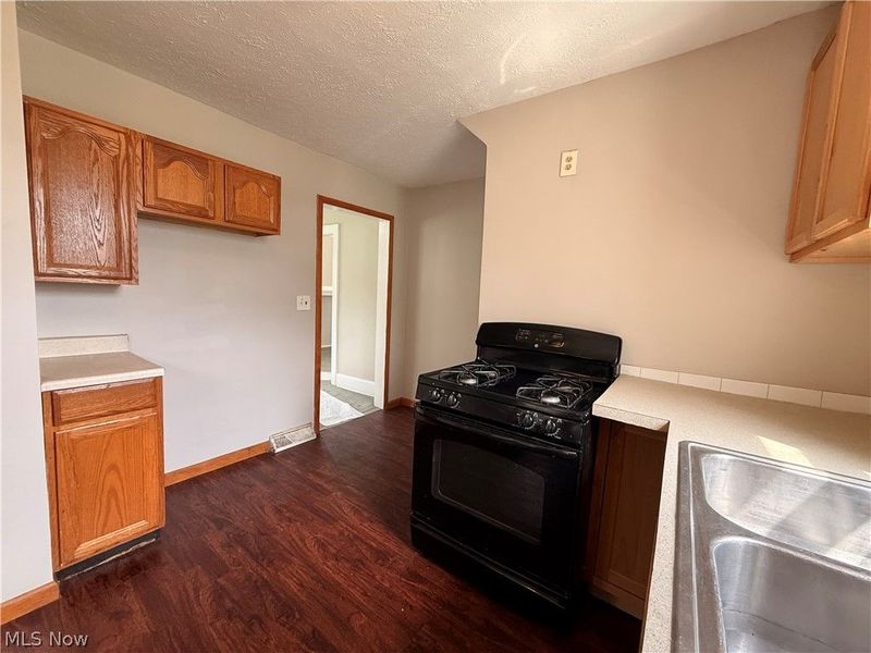 2044 3rd st Street , Canton, OH 44704 Photo 7