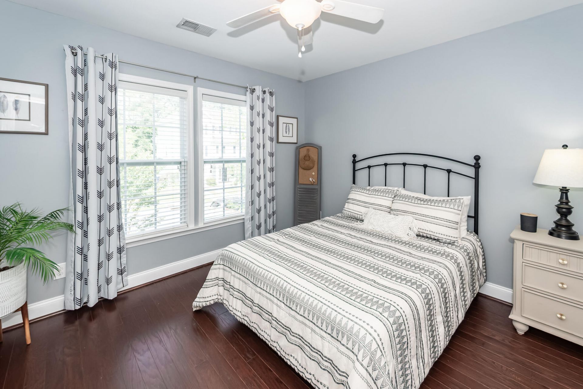 4072 Hartland Street Photo 23
